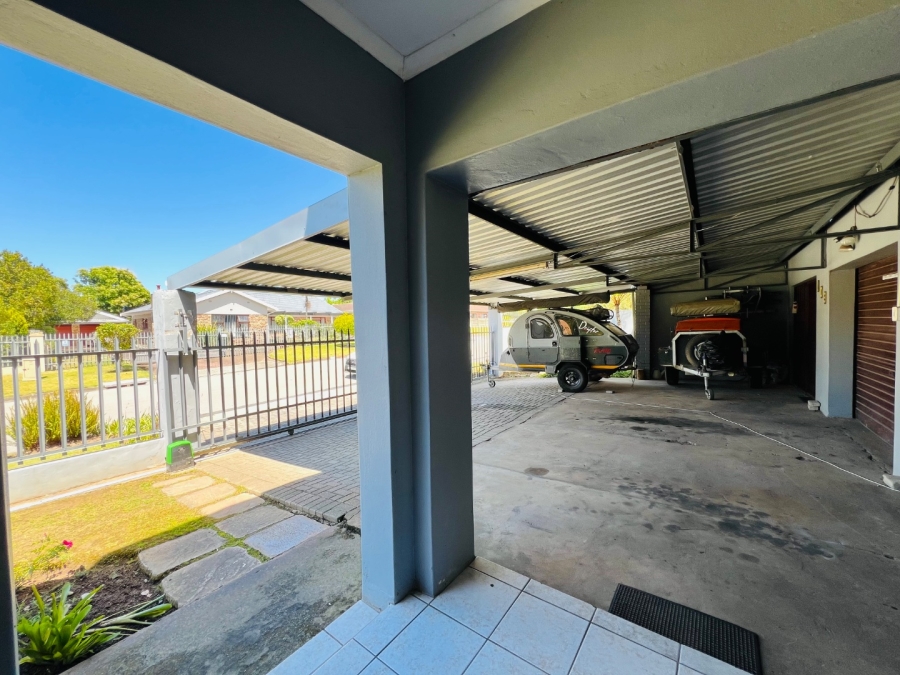 3 Bedroom Property for Sale in Loerie Park Western Cape